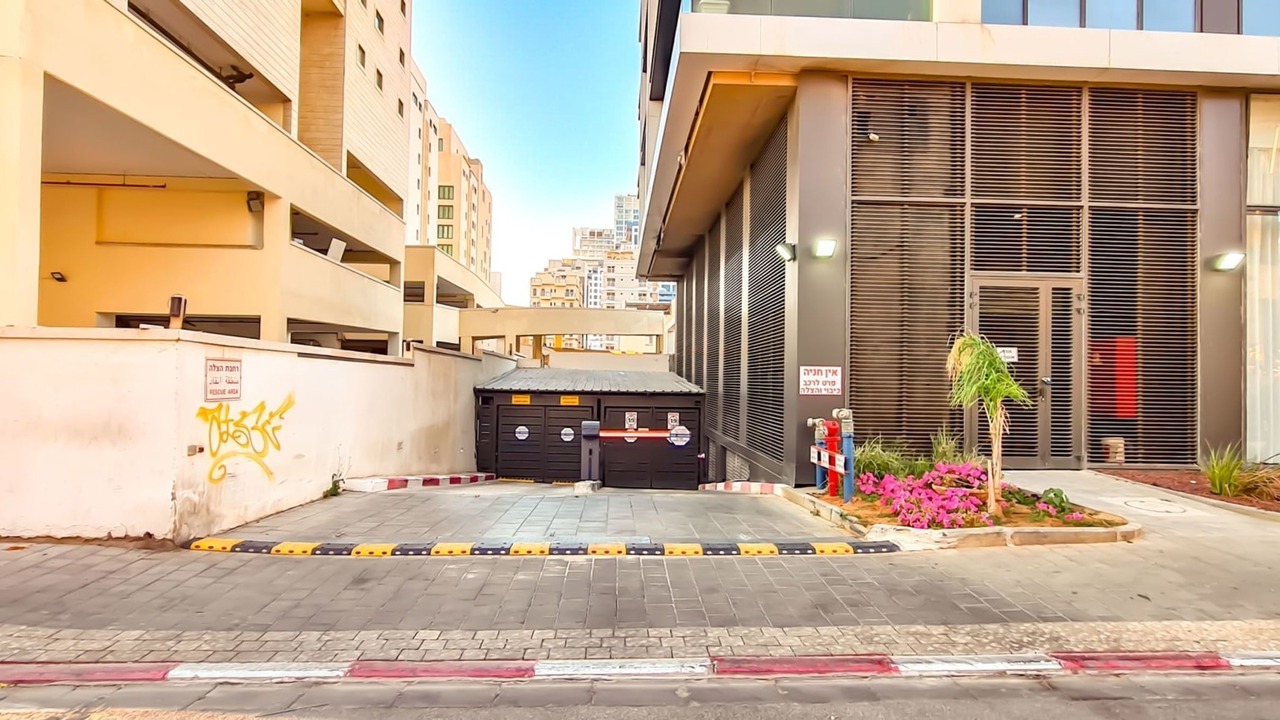Photo of Outdoor in Kerem HaTeimanim