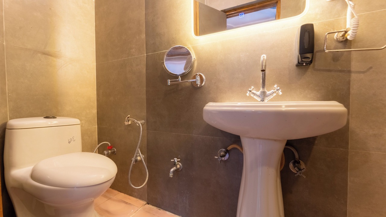 Photo of Bathroom in Tapovan
