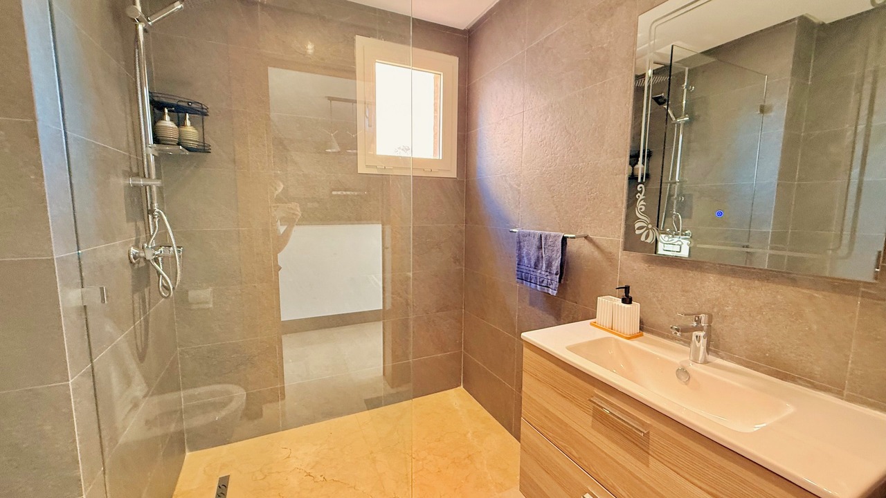 Photo of Bathroom in Tamrhakht