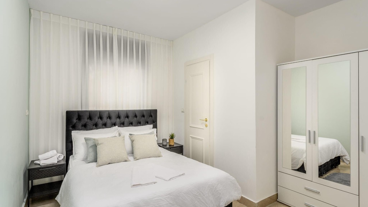Photo of Bedroom in Nachlaot