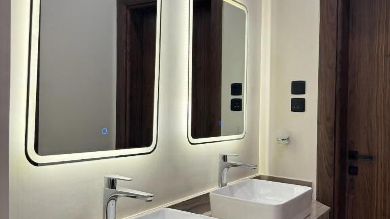Photo of Bathroom in King Abdul Aziz Road