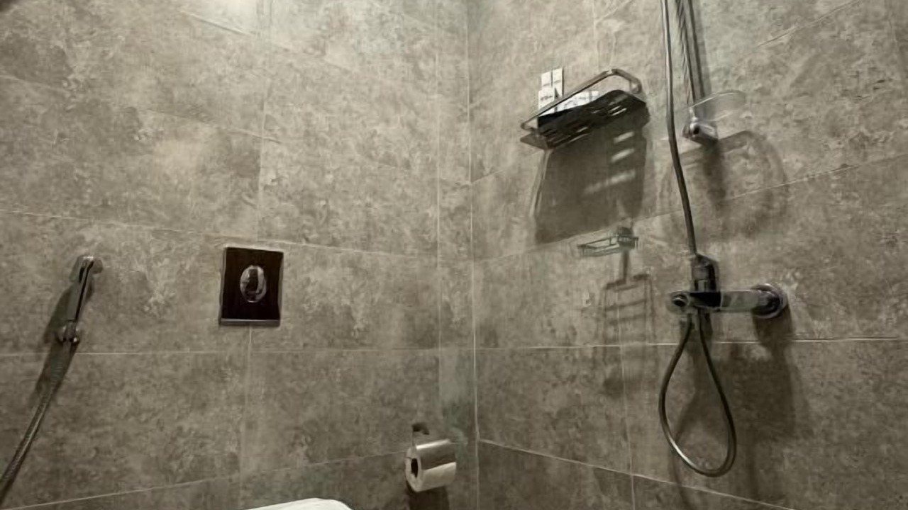 Photo of Bathroom in King Abdul Aziz Road