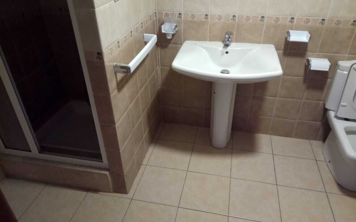 Photo of Bathroom in Allyene