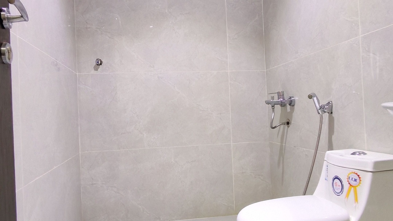 Photo of Bathroom in King Abdul Aziz Road
