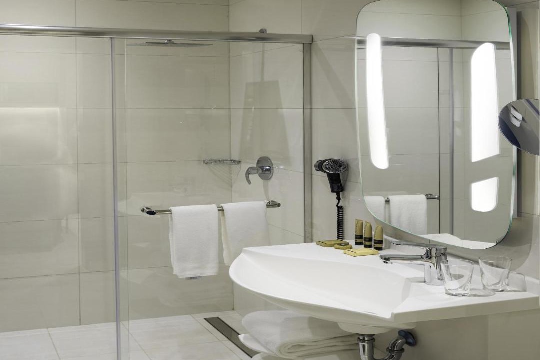 Photo of Bathroom in King Abdul Aziz Road