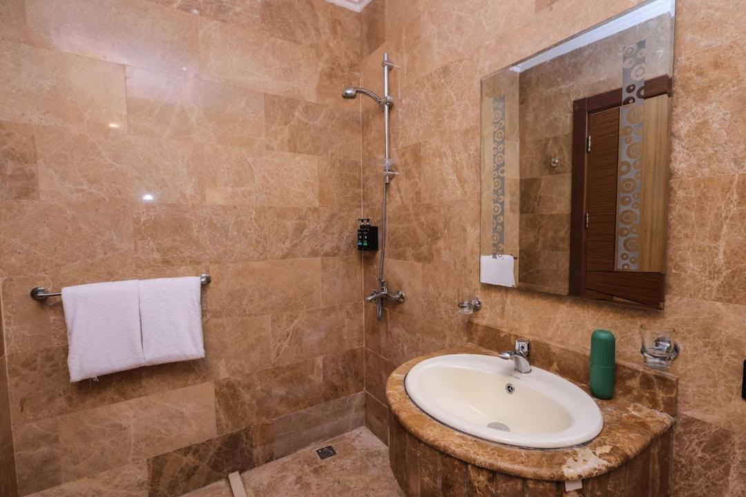 Photo of Bathroom in King Abdul Aziz Road