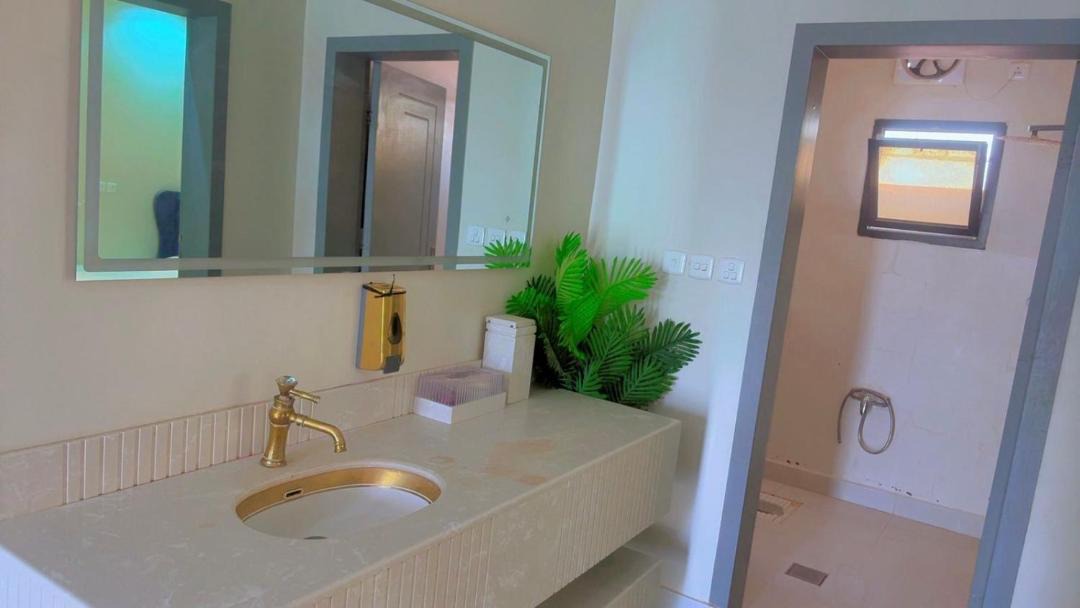 Photo of Bathroom in Gurayat