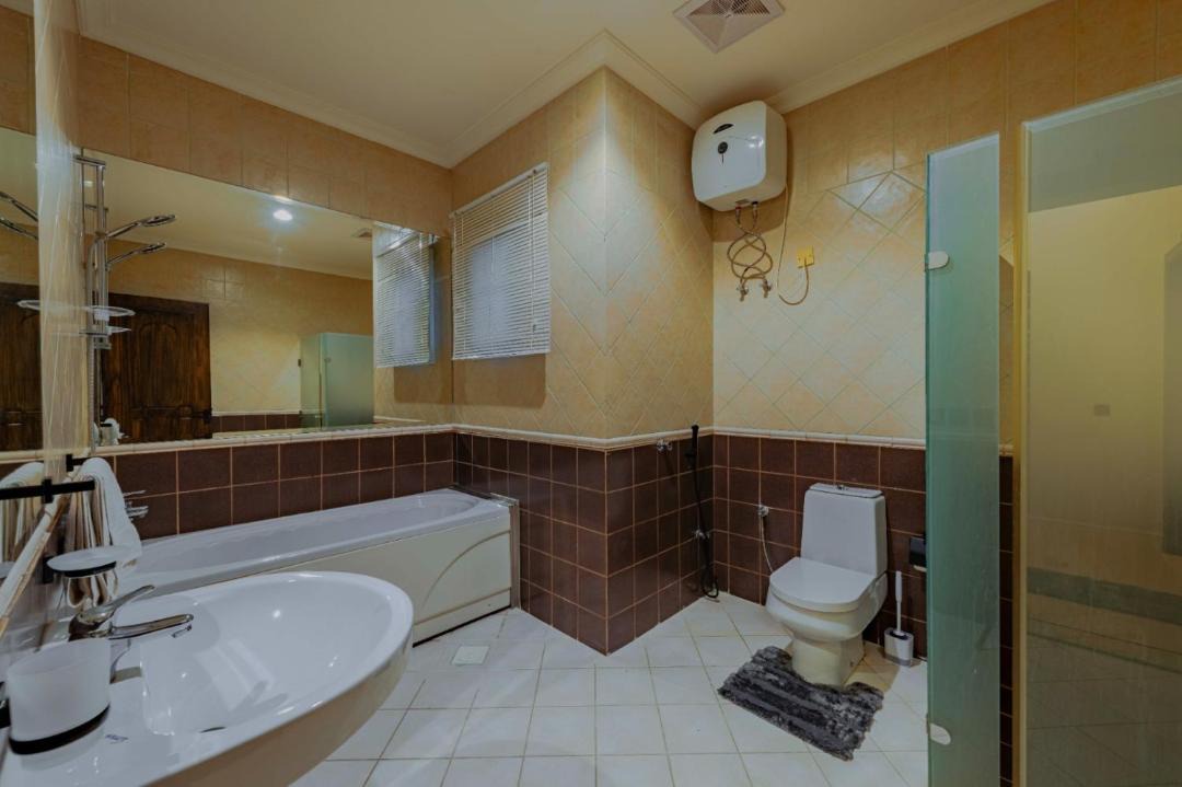 Photo of Bathroom in King Abdul Aziz Road