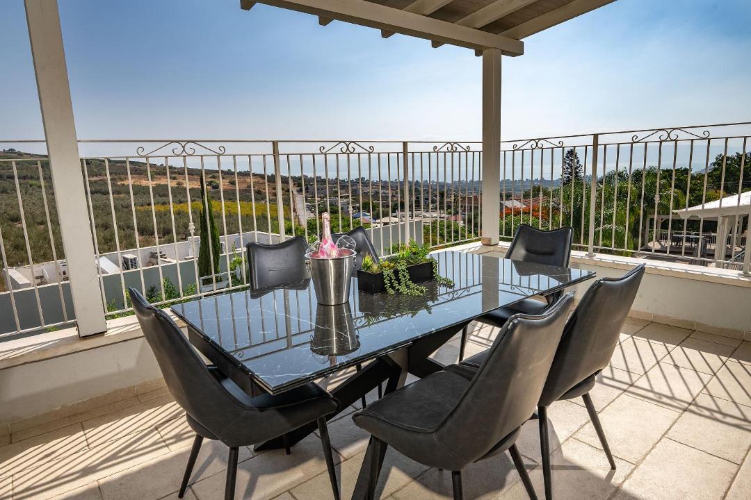 Photo of Patio Balcony in Migdal