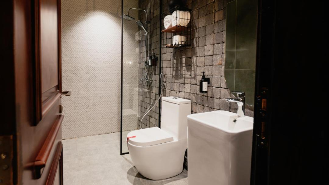 Photo of Bathroom in Hera Street