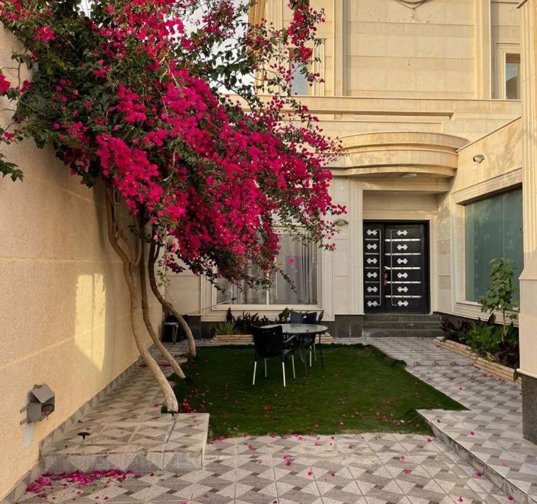 Photo of Buildings in Unaizah