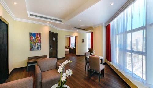 Deluxe Suite