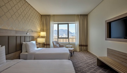 Deluxe Room, 2 Twin Beds, City View