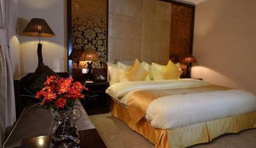 Standard Room, 1 King Bed