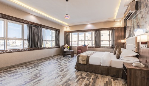 Deluxe Suite