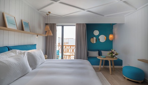 Deluxe Room, 1 King Bed, Garden View