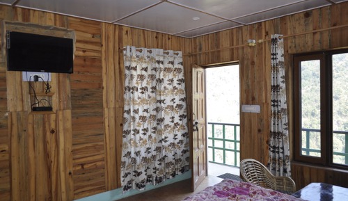Deluxe Room, 1 Double Bed, Non Smoking, Hill View