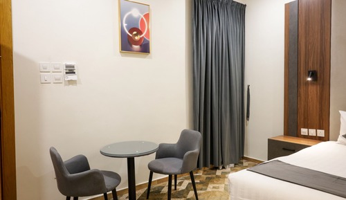Comfort Suite, City View