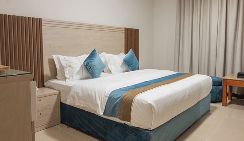 Deluxe Queen Room