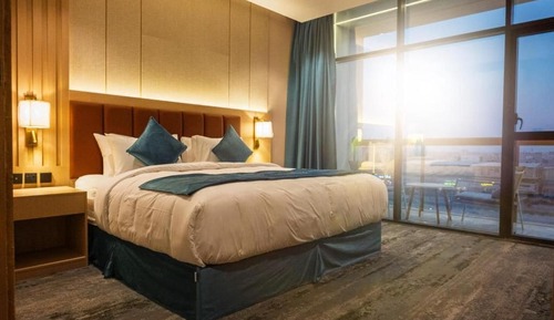Superior Suite, Balcony, City View