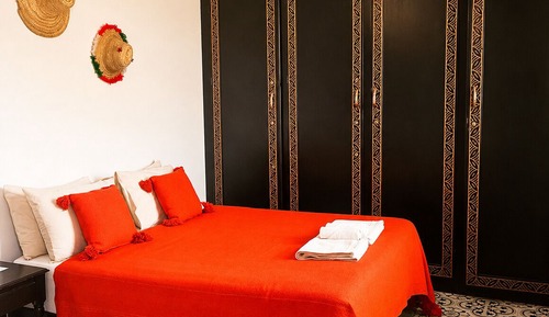 Deluxe Double Room, 1 King Bed, Private Bathroom, Pool View