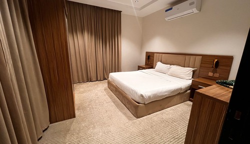Twin Room, 1 King Bed