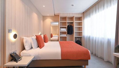 Deluxe Triple Room, Balcony, City View