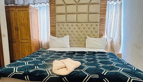 Deluxe Double Room Single Use, Balcony, Canal View