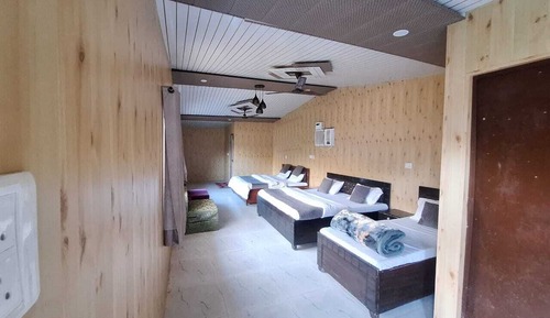 Family Room, Valley View
