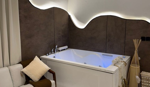 Luxury Studio, Goss 4 with Jaccuzi