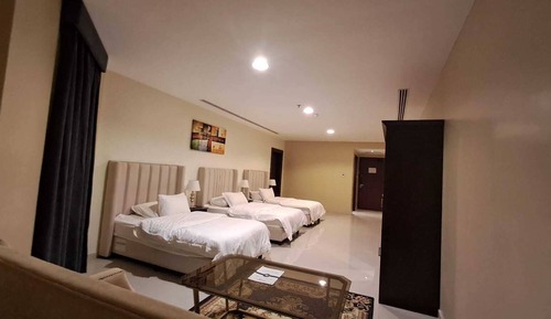Deluxe Triple Room, City View