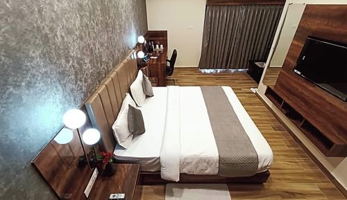 Comfort Suite, Balcony, City View