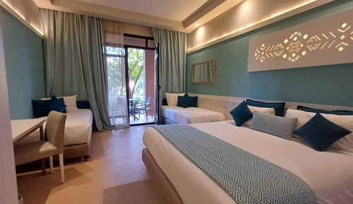 Quadruple Room (4 adults + 0 child)