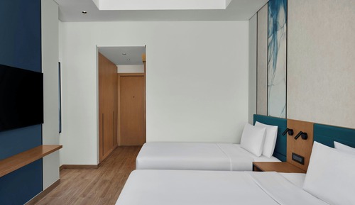 Deluxe Room, 2 Twin Beds, Smoking