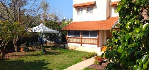 Deluxe Room (2 Adults + 1 Child)
