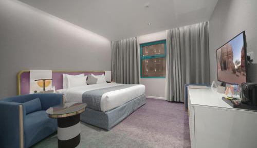 Deluxe Queen Room