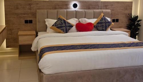 Two-Bedroom Deluxe Apartment with Balcony