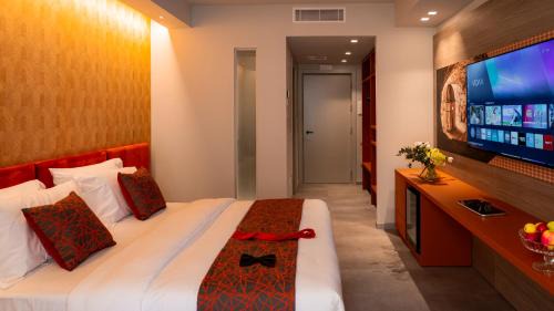 Double Room with Balcony (3 Adults)