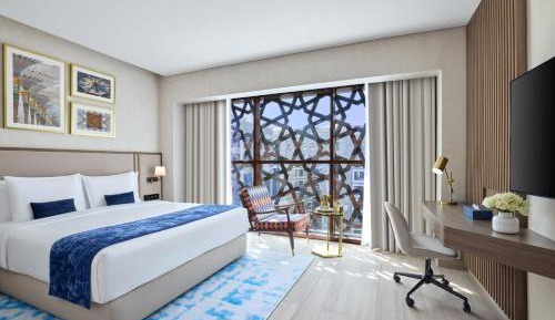 Deluxe Room King Bed