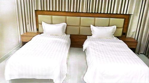 Twin Room with Private Bathroom