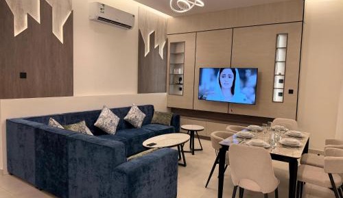 Four-Bedroom Apartment with Balcony 