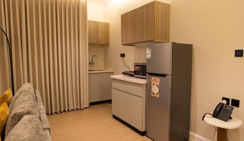 Deluxe Queen Suite