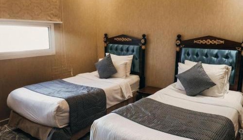 King Room with Roll-In Shower - Disability Access