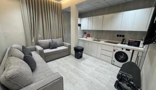 Three-Bedroom Deluxe Apartment