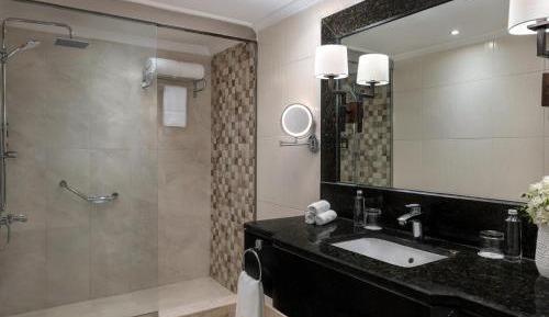Prestige King Suite