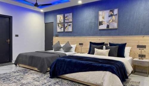 Deluxe Family Room