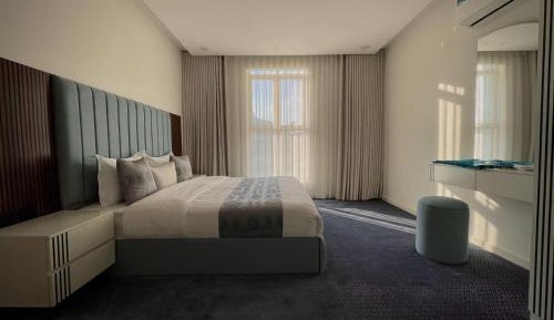 Suite with City View