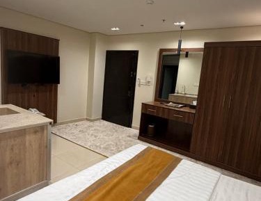 Deluxe Studio