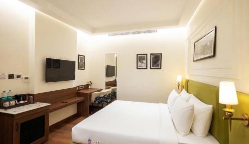 Deluxe Room with Pool Access