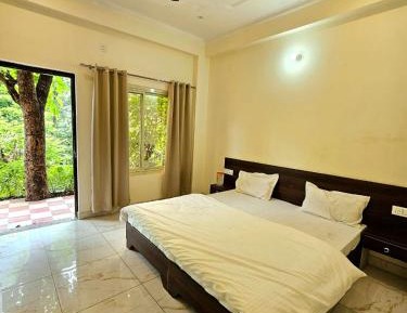 Deluxe Double Room with Extra Bed